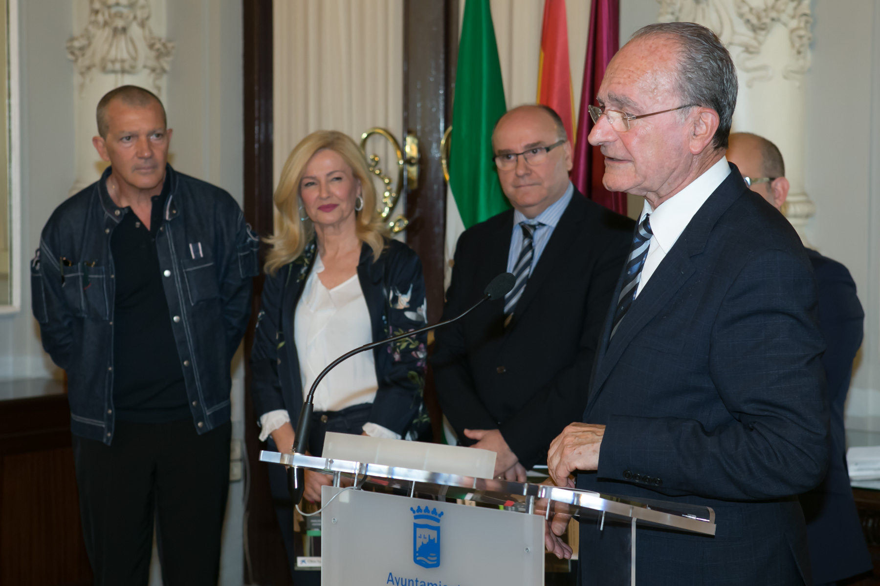 Alcalce Francisco de la Torre en los Premios de Investigación de la Cátedra de Estudios Cofrades